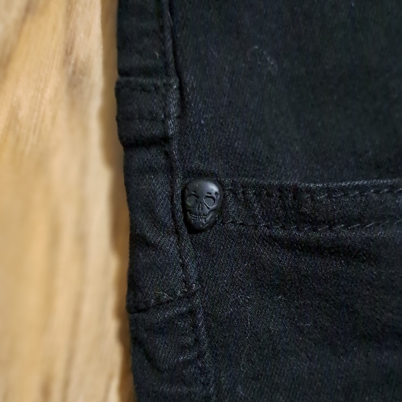 Backheart Jean Shorts - Picture 5 of 5